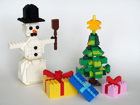 Sněhulák a vánoční stromek